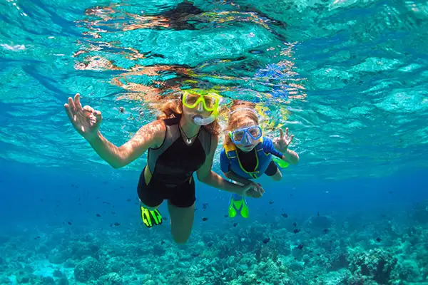 Snorkelling et sports nautiques pour un séjour sportif en Guadeloupe